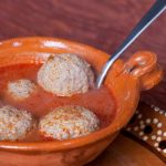 ¿Albóndigas en caldo con arroz: receta casera y deliciosa?