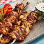 ¿Brochetas de pollo a la parrilla: receta e aderezo?