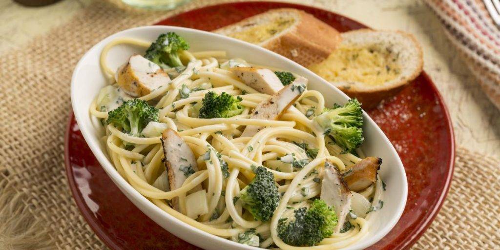 como preparar pollo alfredo con brocoli en crema - ¿Cómo preparar Pollo Alfredo con Brócoli en Crema?