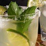 ¿Cómo preparar un refrescante Mojito Bacardi en casa?