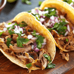 ¡Deléitate con los mejores tacos de costilla de res!