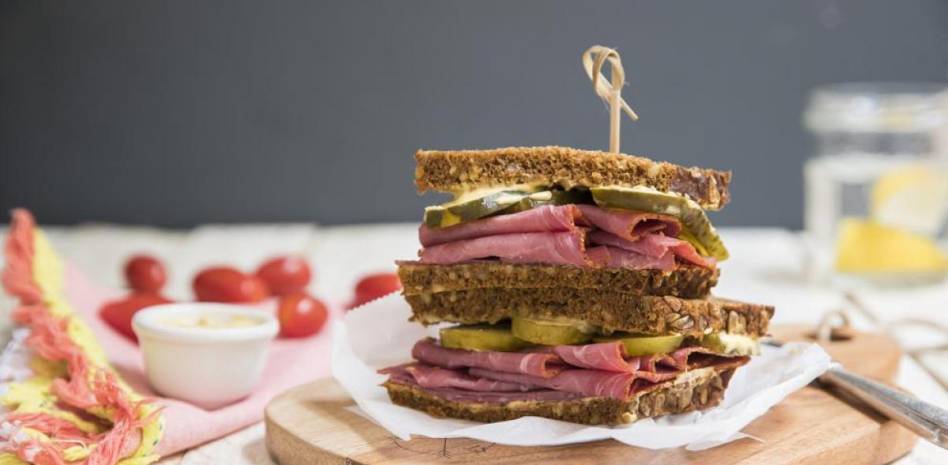 descubre el mejor club sandwich para disfrutar en familia - ¡Descubre el mejor club sandwich para disfrutar en familia!