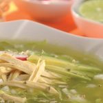 Pozole Poblano: Receta de Pozole Verde de Pollo con Chile Poblano