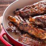 Prepara costillas de cerdo en estufa: receta deliciosa